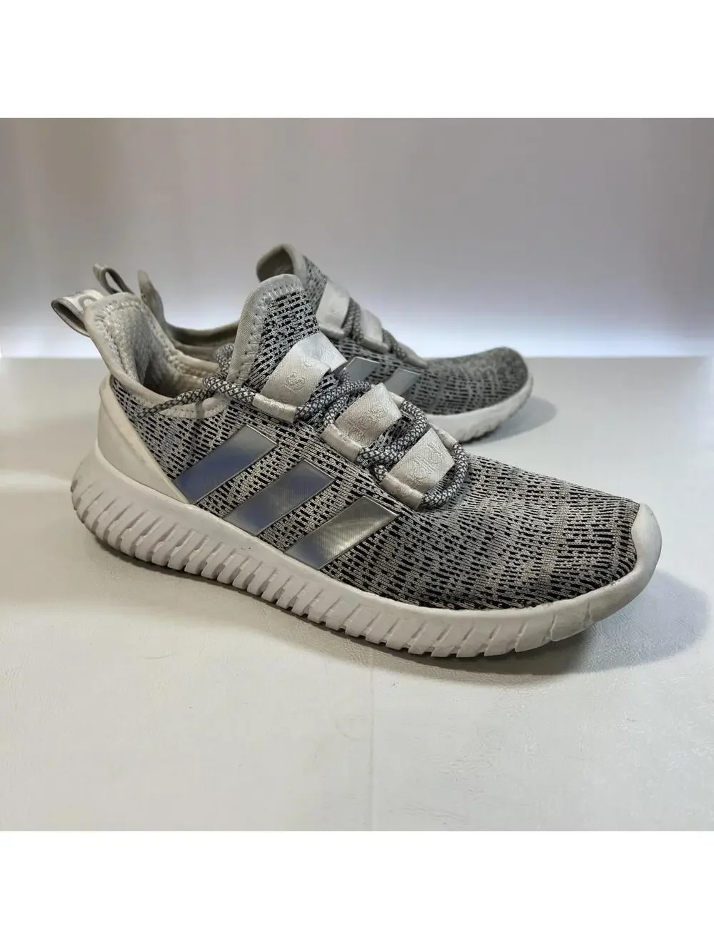 adidas Kaptir Men’s Size 8 Running Shoes Gray/Metallic Silver EE9514